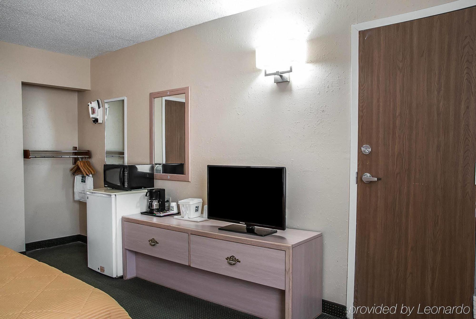 Quality Inn Near Six Flags St. Louis Pacific Buitenkant foto