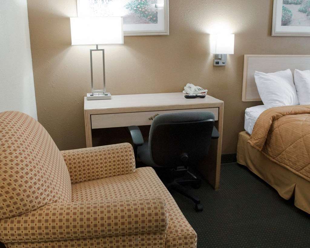Quality Inn Near Six Flags St. Louis Pacific Kamer foto